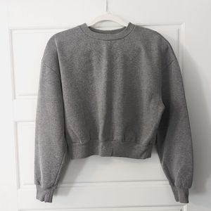 Gray cropped sweatshirt